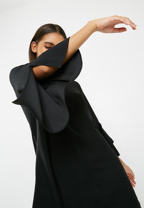 dailyfriday - Bell sleeve shift dress 