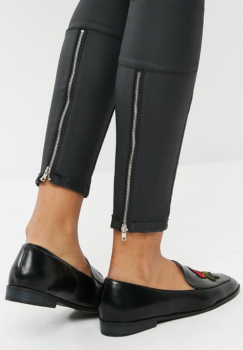 dailyfriday - Rose embroidered slip on loafer - black