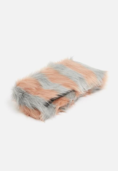Missguided - Stripped faux fur scarf