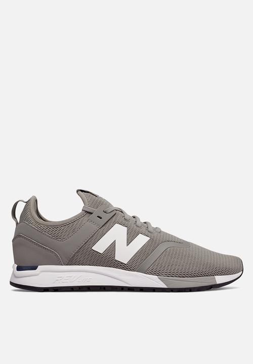 grey new balance trainers