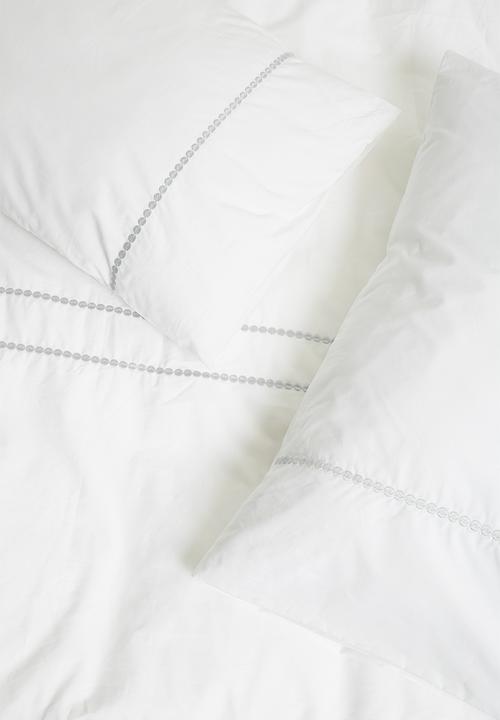 Sheraton Textiles - Eclipse embroidered duvet set