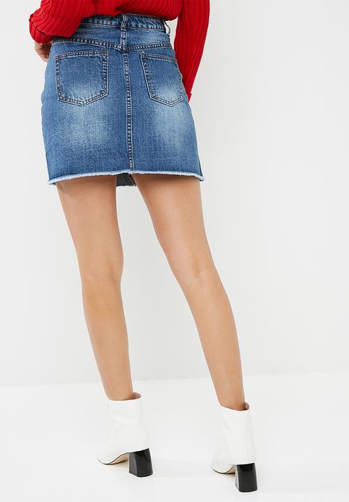 Missguided - Pearl flower detail denim mini skirt