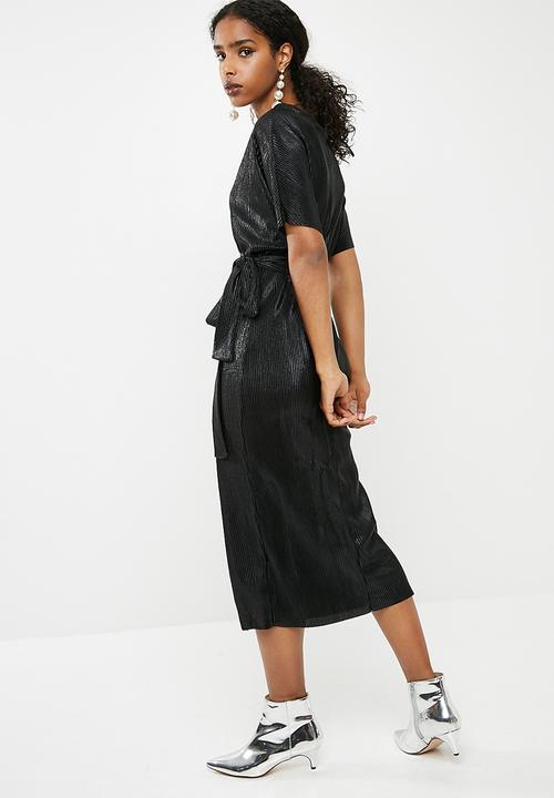 dailyfriday - Drop shoulder plisse' midi dress - black