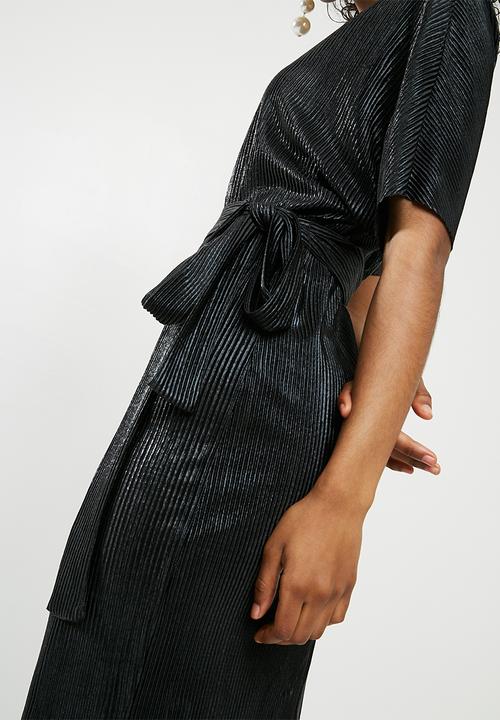 dailyfriday - Drop shoulder plisse' midi dress - black