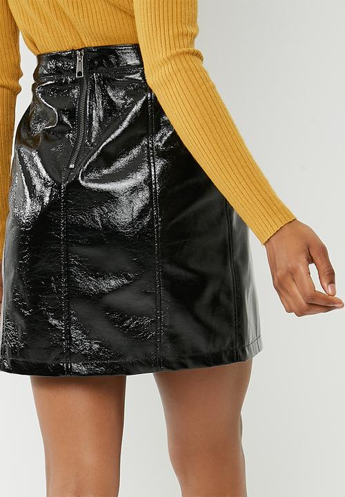 Vero Moda - Shine short zip up skirt - black