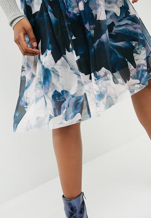 Vero Moda - Lago floral mesh midi skirt - white & blue