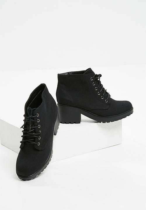 New Look - Dizzy lace-up boot - black
