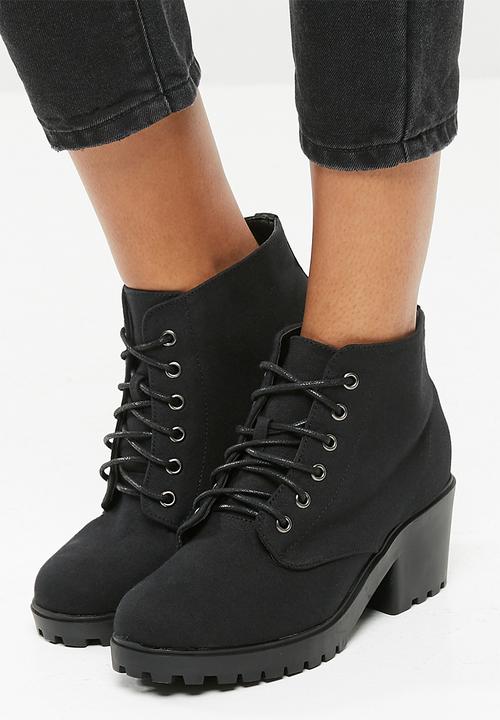 New Look - Dizzy lace-up boot - black
