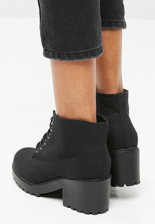 New Look - Dizzy lace-up boot - black