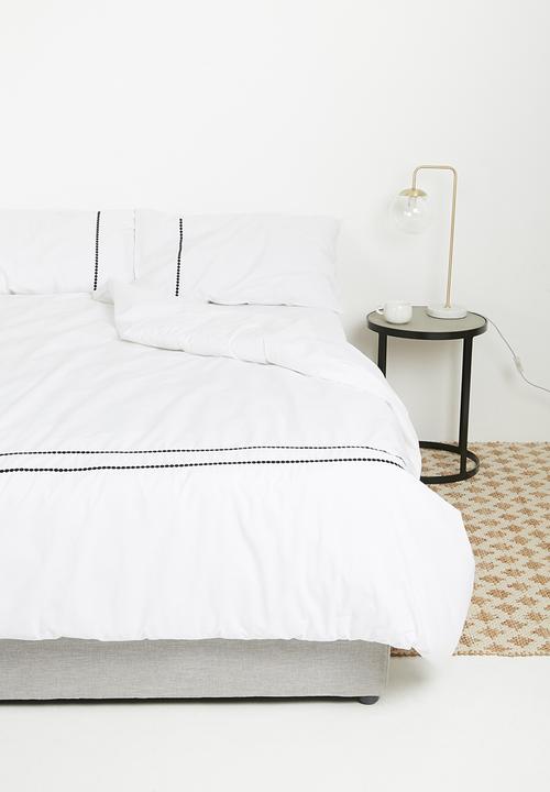 Sheraton Textiles - Eclipse embroidered duvet set