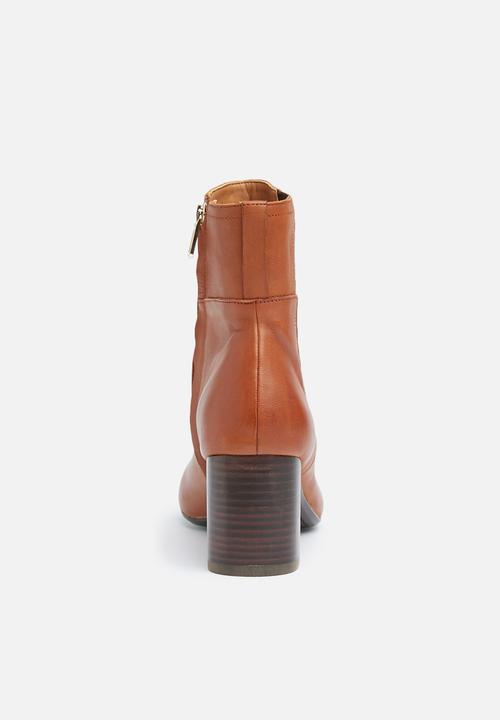 ALDO - Frialia