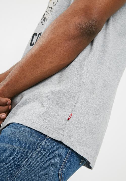Levi’s® - Graphic set in neck tee
