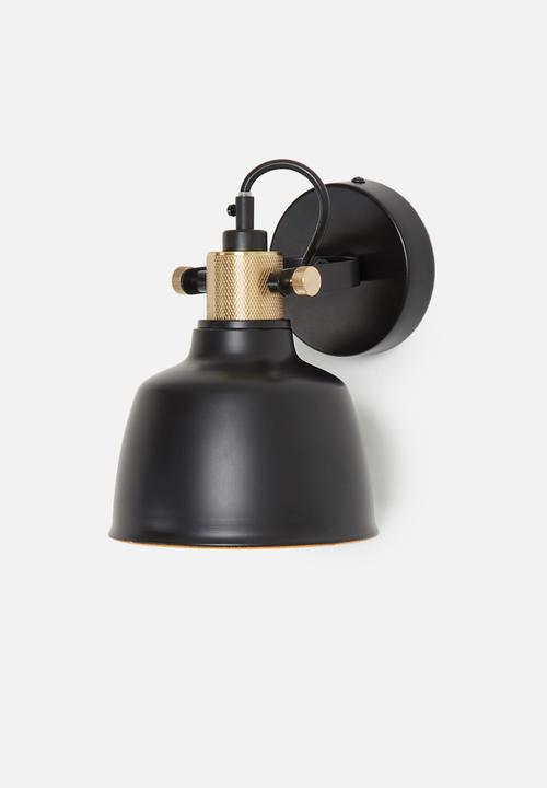 Sixth Floor - Brooklyn wall light - black