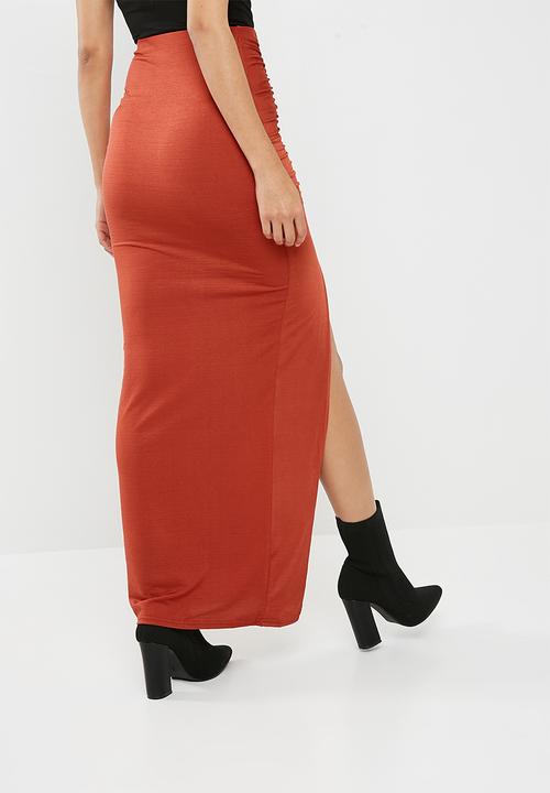 Missguided - Slinky ruched side maxi skirt - orange