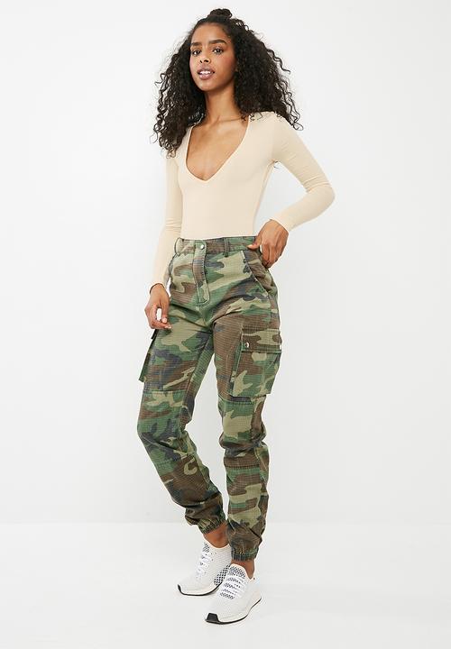 Missguided - Deep v neck long sleeve bodysuit - peach