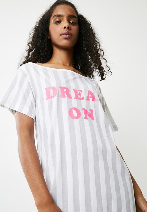 Missguided - Dream on slogan night tee - white