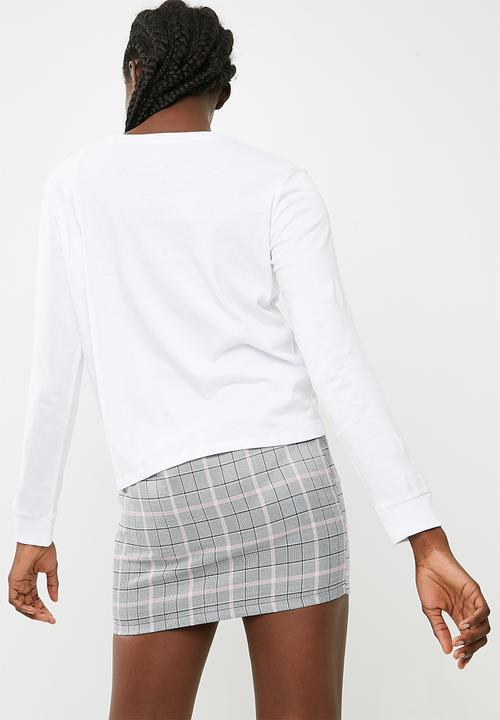 Cotton On - Tbar Tammy chopped graphic long sleeve tee - white