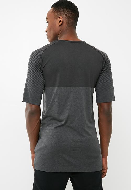 PUMA - Pace Evoknit tee asphalt - black & charcoal