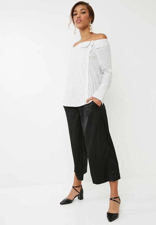 ONLY - Amanda off shoulder shirt - white & black 