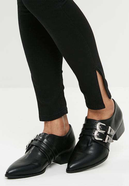 Superbalist - Pointed toe buckle brogue - black
