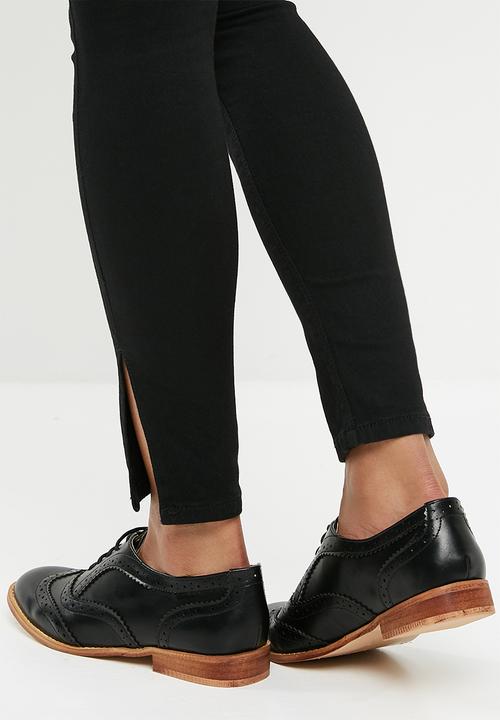 Superbalist - Lace up brogue - black