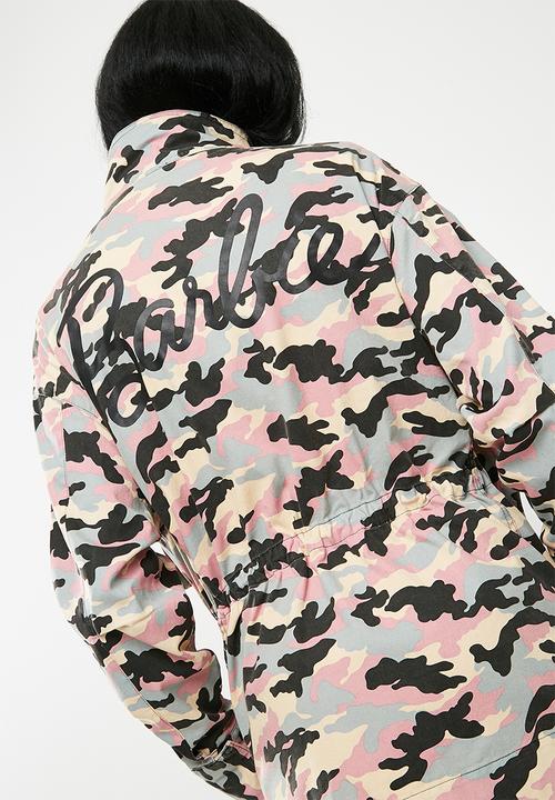 Missguided - Barbie logo camouflage jacket - multi 