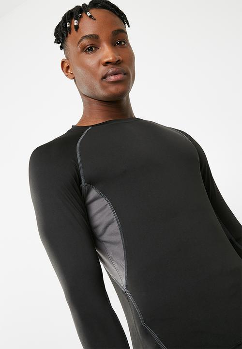 basicthread - Poly stretch panel tee - black 