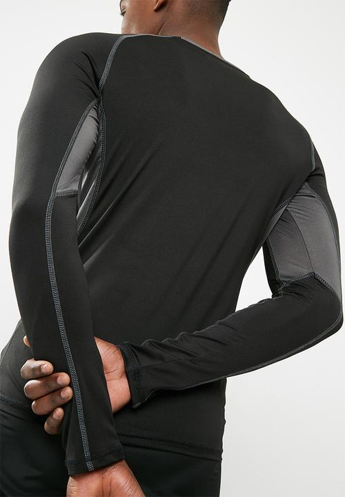 basicthread - Poly stretch panel tee - black 