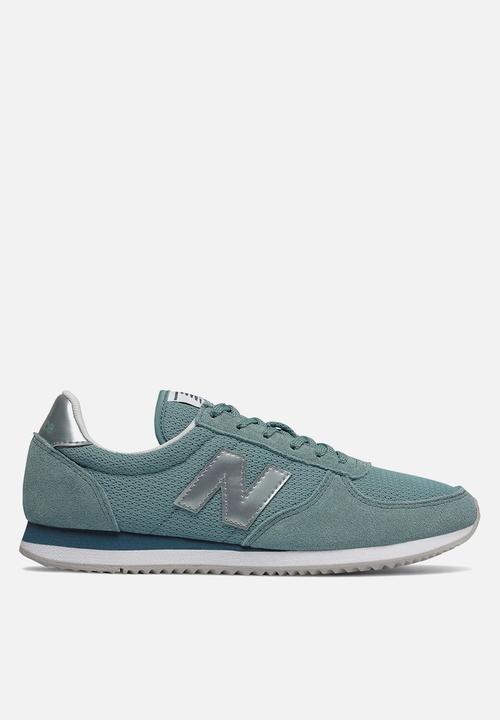 new balance blue and white