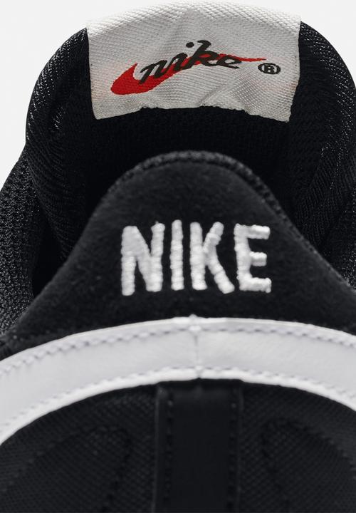 Nike - Pre-Love O.X. - Black / Summit white