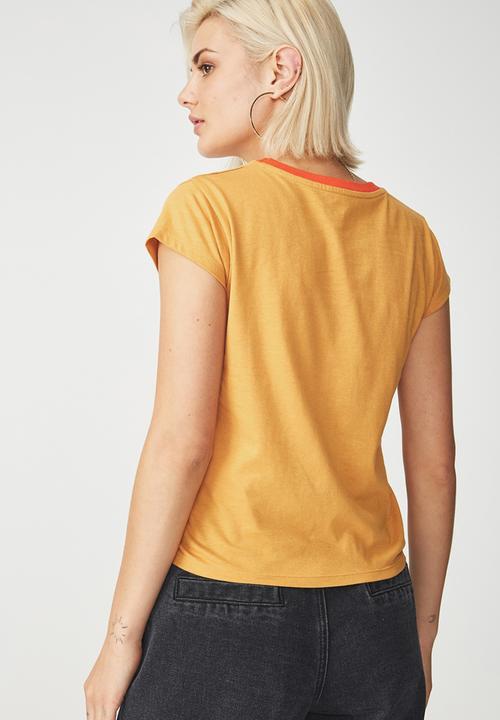 Cotton On - Tbar friends graphic tee - yellow