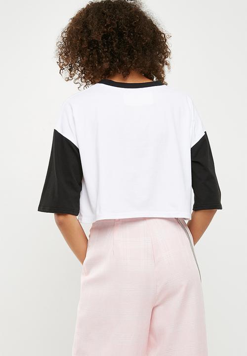 Missguided - Barbie mono contrast crop T-shirt - white & black 