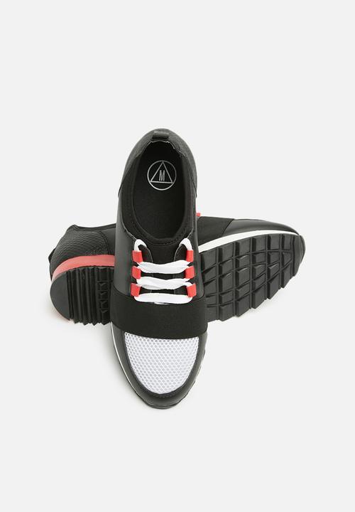 Missguided - Front strap lace up runner - black 