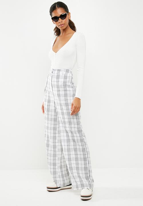 Missguided - Extreme plunge body with button detail - white 