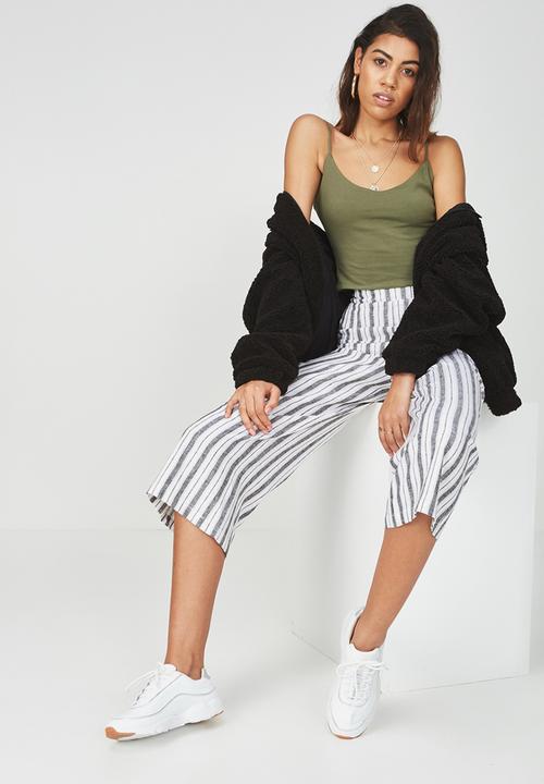 Supré  - Hayley neck cropped top - light khaki