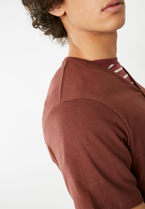Cotton On - Essential Henley Tee - brown 