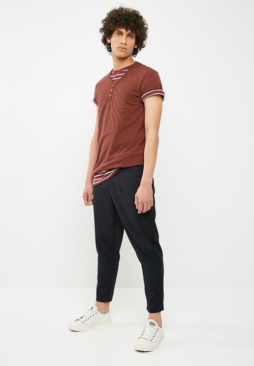 Cotton On - Essential Henley Tee - brown 