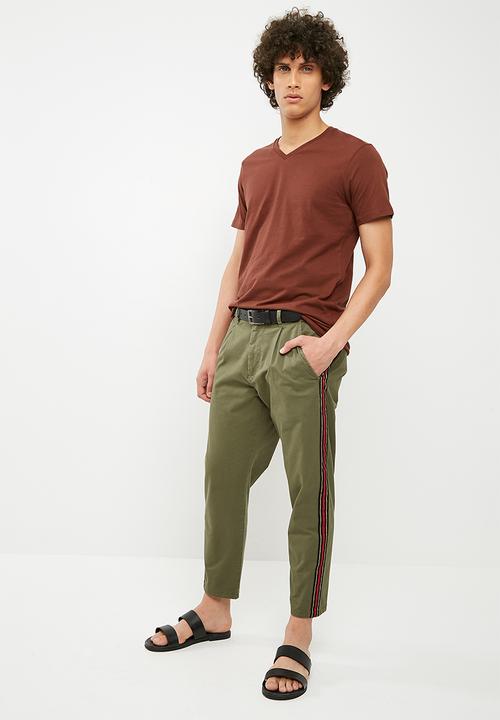 Cotton On - Essential v-neck tee - brown 