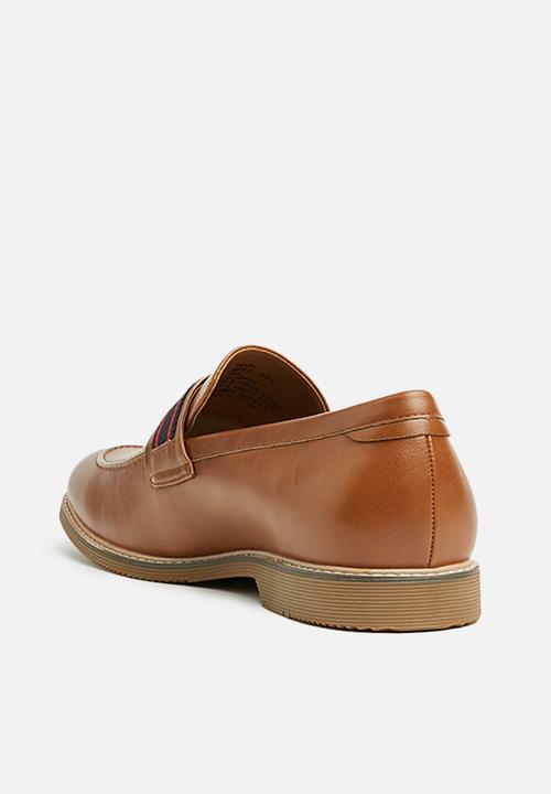 Steve Madden - Novel - tan 