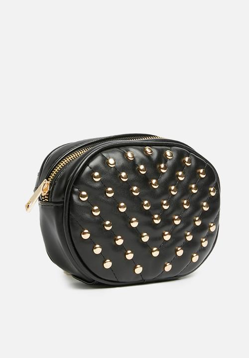 Missguided - Quilted gold studded circle waist bag - black