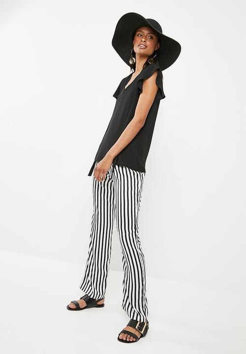 Superbalist - Ruffle sleeve key hole blouse - black 