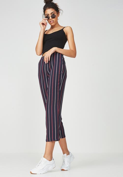 Supré  - Hayley v neck cropped top - black 