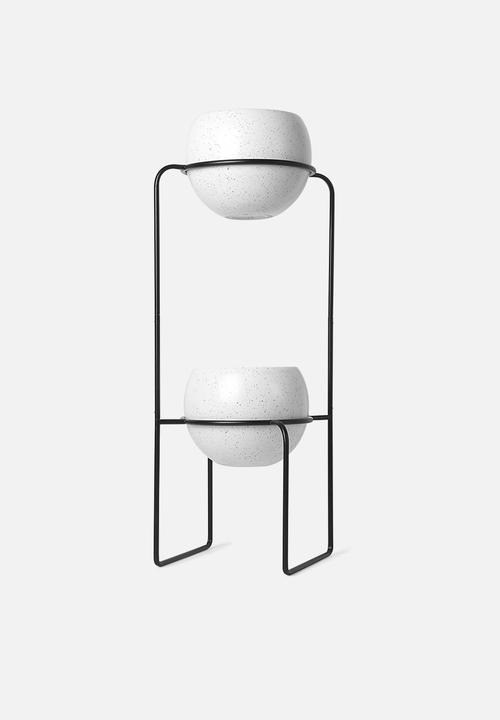 Umbra - Nesta tiered planter - black & white