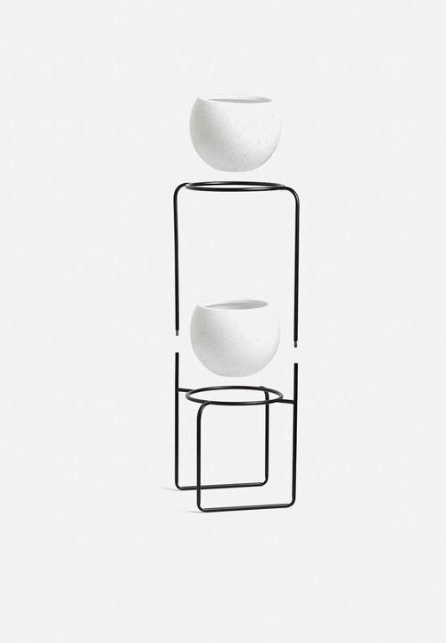 Umbra - Nesta tiered planter - black & white