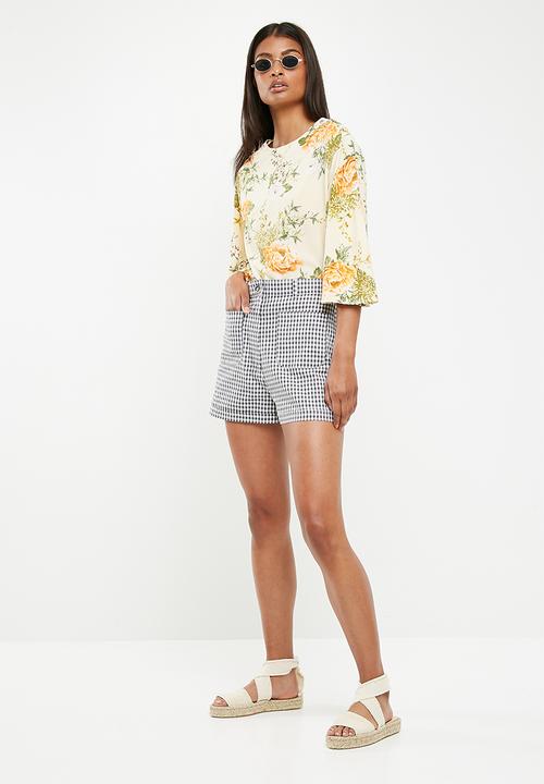 Superbalist - Short with laid on pocket - black & white