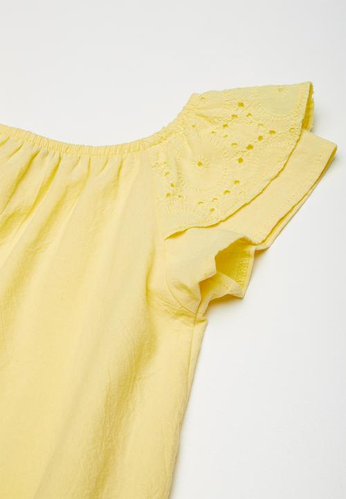 Superbalist - Anglaise Ruffle sleeve blouse - Yellow 