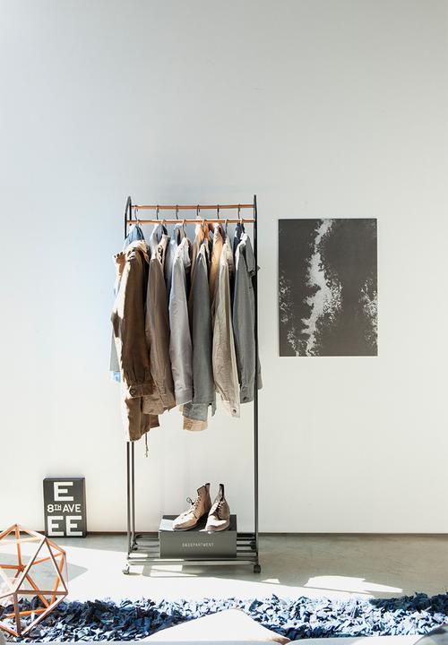 Yamazaki - Tower coat rack with caster - black