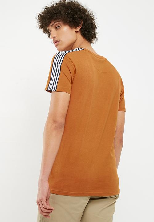 Bellfield - Striped sleeve tee - tan 