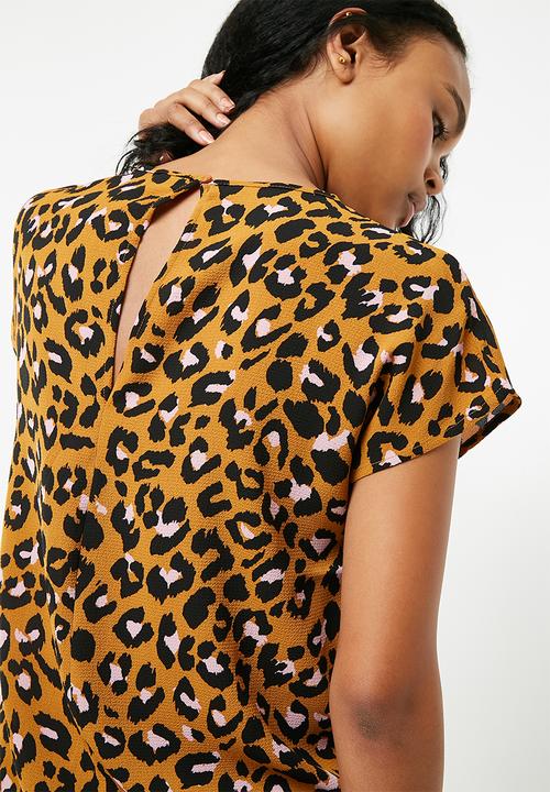 Jacqueline de Yong - Milo woven short sleeve top - mustard