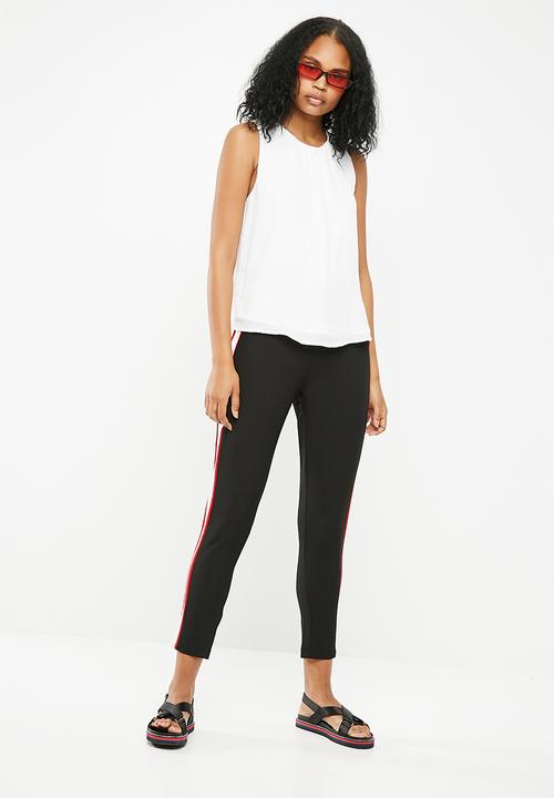 Jacqueline de Yong - Nynne layer sleeveless top -  white